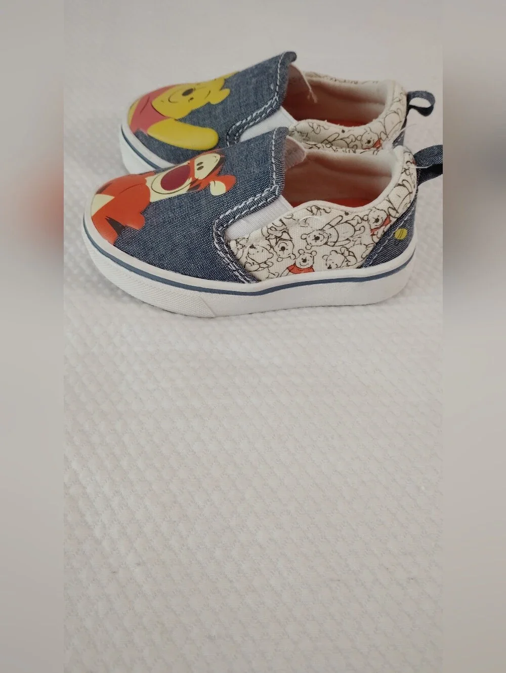 Toddler SZ 4 Disney Baby Winnie the Pooh Classic Baby Slip-on Shoes .